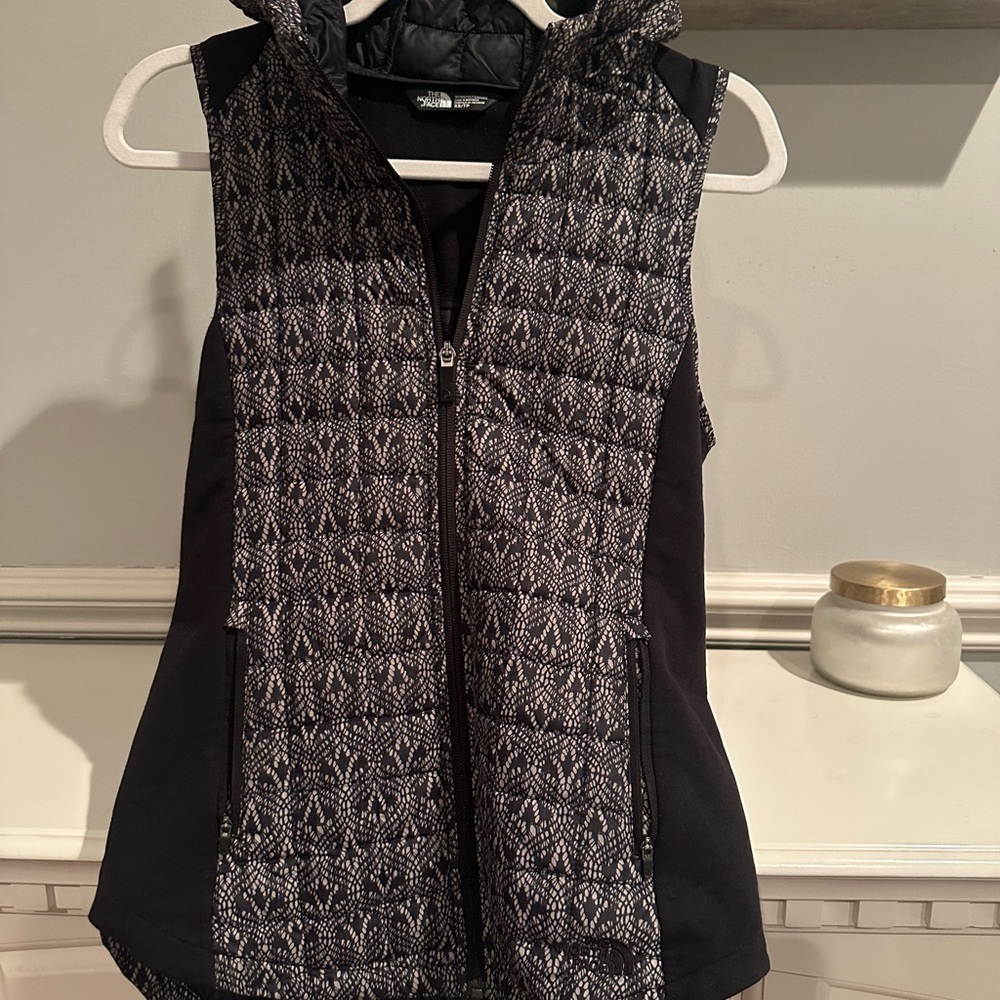 Black and Gray Hooded North Face Vest! Great condition
